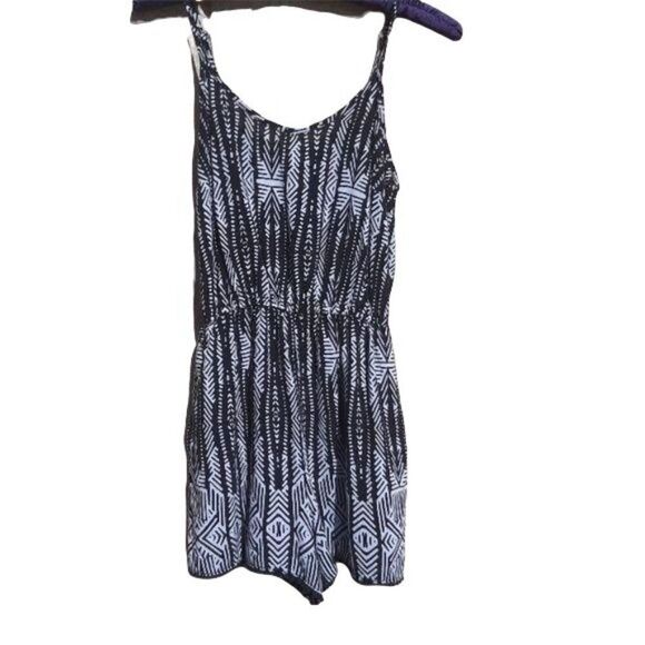 Mossimo Spaghetti Strap Scoop Neck Cinched Waist Aztec Scalloped Romper Blk Sz S - Picture 4 of 9